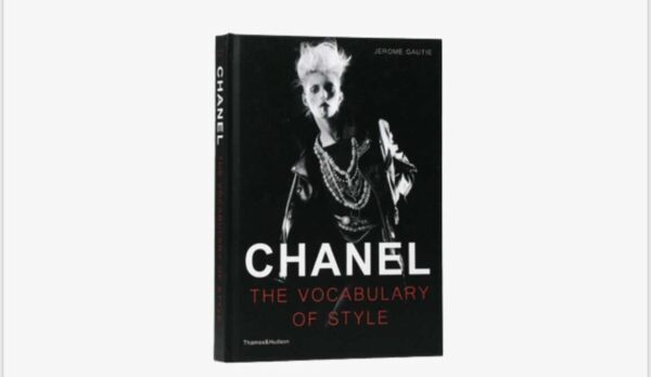 ספר עיצוב CHANEL BLACK